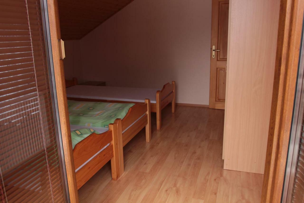 Hotel Rekreacny Dom Pod Dedovou à Oscadnica Extérieur photo